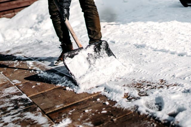 Plastic shovel for ice removal